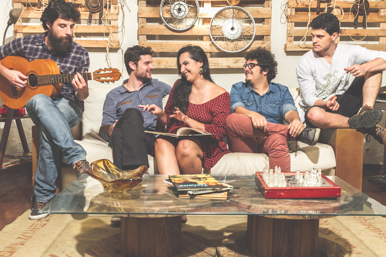 Central estreia projeto de ocupação do palco levando clima intimista ao espaço 2 teatro ineerna fernando priamo03