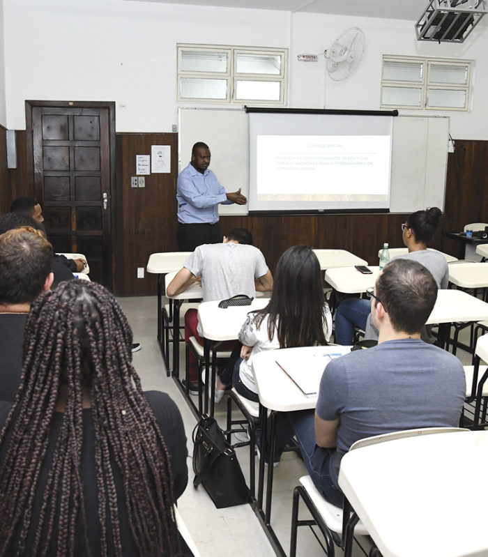 Racismo institucional desconstruído em sala de aula 1 Racismo interna