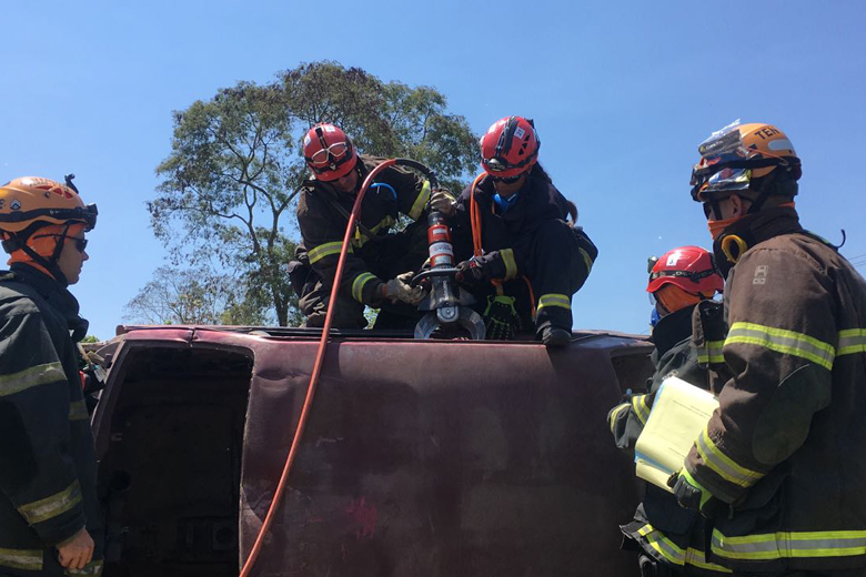 Treinamento-Bombeiros2 Treinamento-Bombeiros2