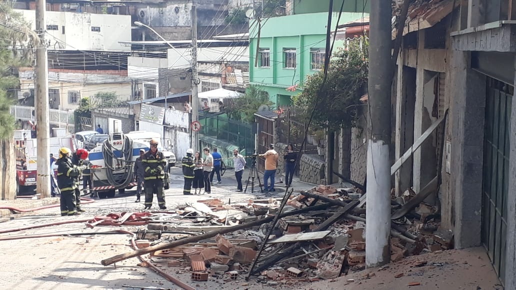 Imóvel que pegou fogo terá que ser demolido 1 incendio by leo costa