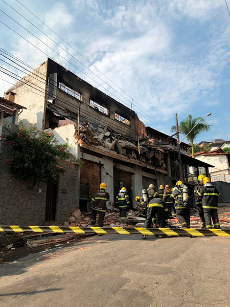 Imóvel que pegou fogo terá que ser demolido 2 incêndio 2 by barbara riolino