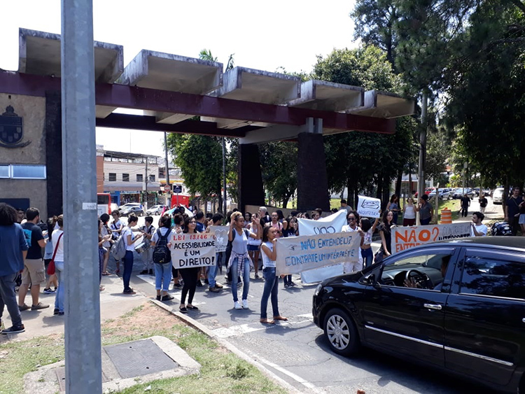 Estudantes da UFJF fazem novo protesto para reivindicar intérprete de libras 1 libras olavo prazeres1