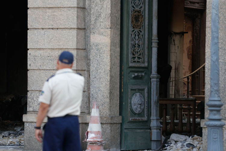 Defesa Civil vê risco de desabamento e mantém Museu Nacional interditado 1 museu-nacional-Tomaz-Silva-Agencia-Brasil
