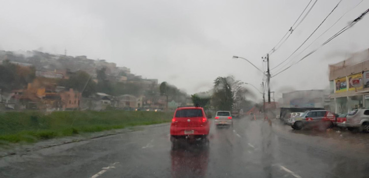 JF tem quase 50% das chuvas previstas em dois dias 1 tempo chuva 2 by leonardo costa