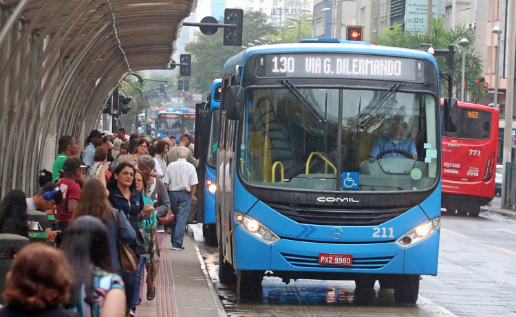 Settra reduz horários de ônibus nesta segunda-feira 1 ônibus