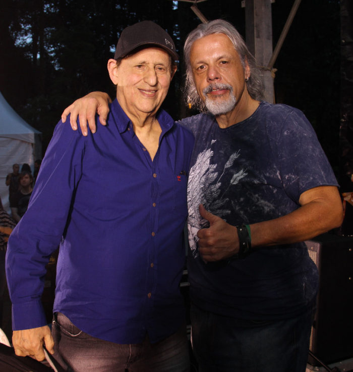 Tomás Antunes e Brida Paraguassú na agitada noite do Privilège 2 O maestro Sylvio Gomes e o produtor musical Marcelo Panisset clicados no Circuito ViJazz & Blues Festival, no parque do Museu Mariano Procópio Foto: Fabi Cruz