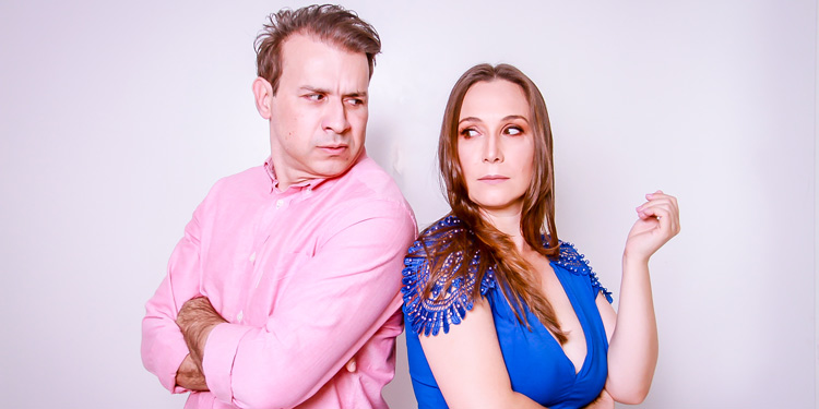 Espetáculos 'Prova de fogo' e 'Saindo de férias' tem apresentação única neste sábado 1 CASAL TEATRO 20 2 FELIPE MULLER