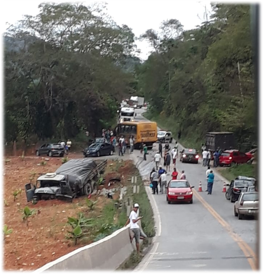 acidente ônibus escolar foto divulgação bombeiros