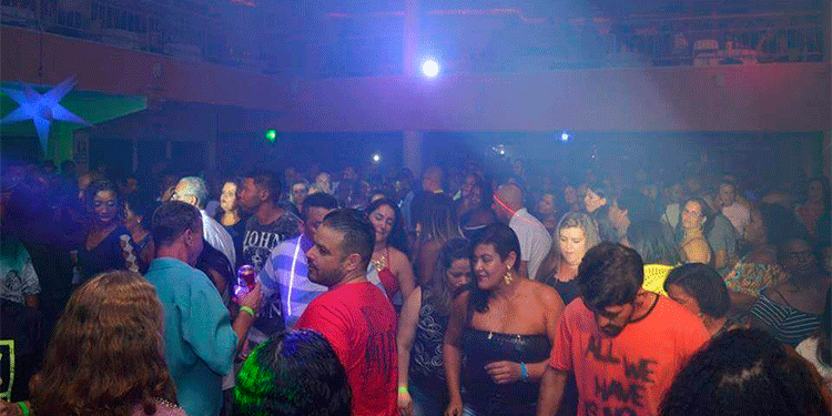 Baile da Antiga está de volta, no passinho do flashback 1 baile da antiga 2