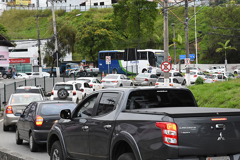 Carreta perde freio e interdita acesso para a Cidade Alta 3 carreta by marcelo 6