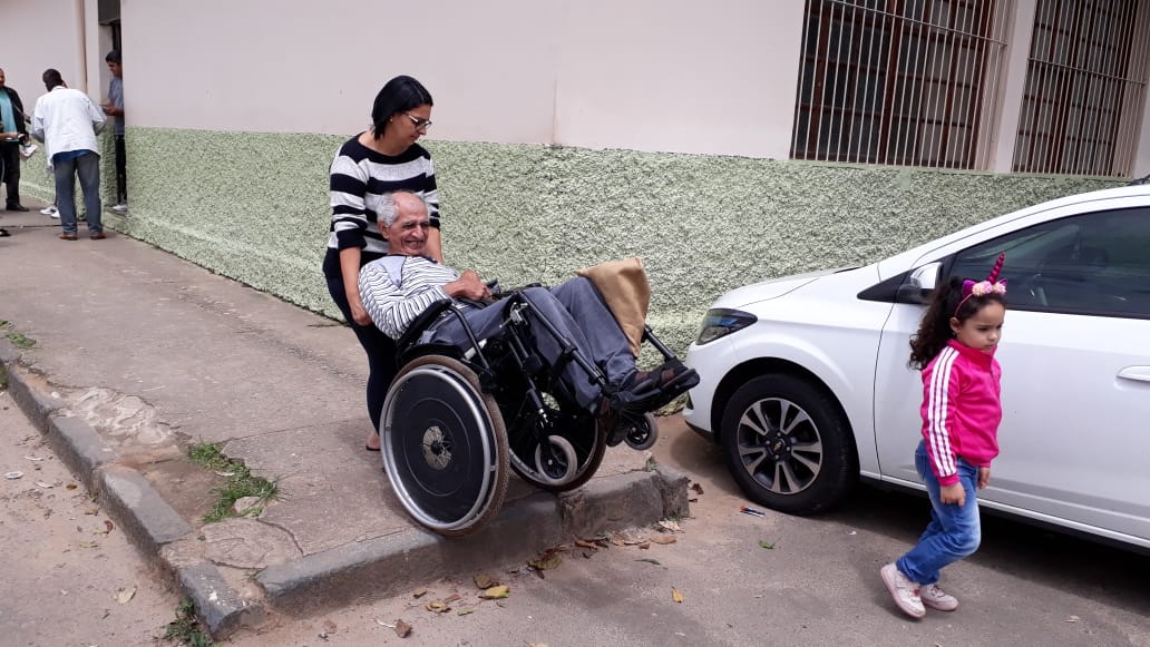 Eleição é encerrada de forma tranquila em Juiz de Fora 10 eleitor cadeirante