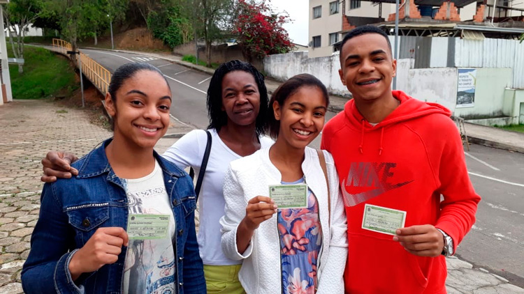 família vota.by Leonardo Costa