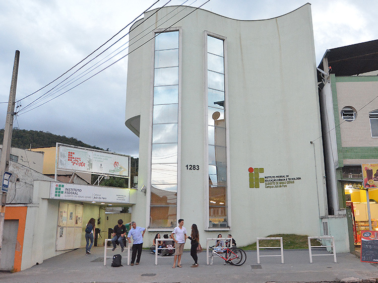 IF Sudeste oferece R$ 4,1 mil para técnicos administrativos 1 if sudeste