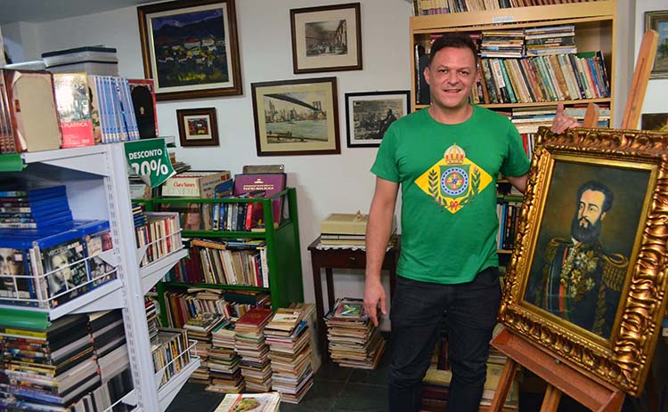 O grito do livreiro Jean Menezes: "Monarquista, graças a Deus!" 2 jean02