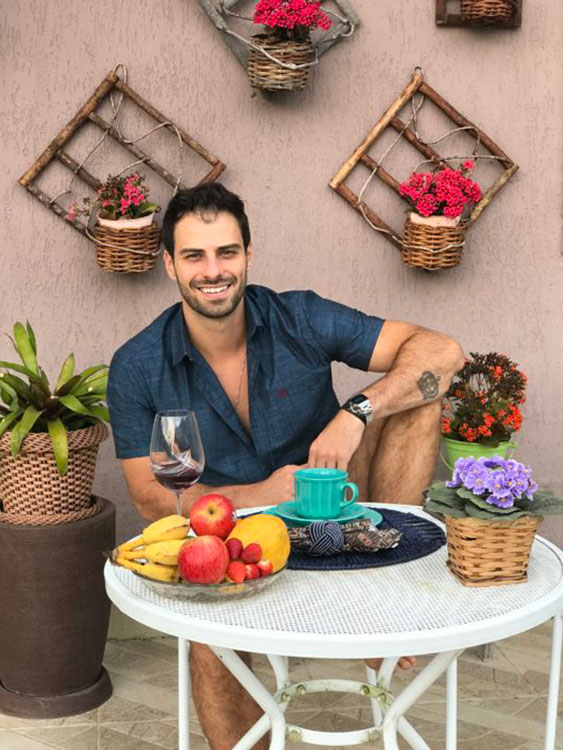 Rústico com aconchego e boas energias: Lucas Malvacini abre sua bem montada casa em Juiz de Fora e mostra detalhes 4 luiz henrique