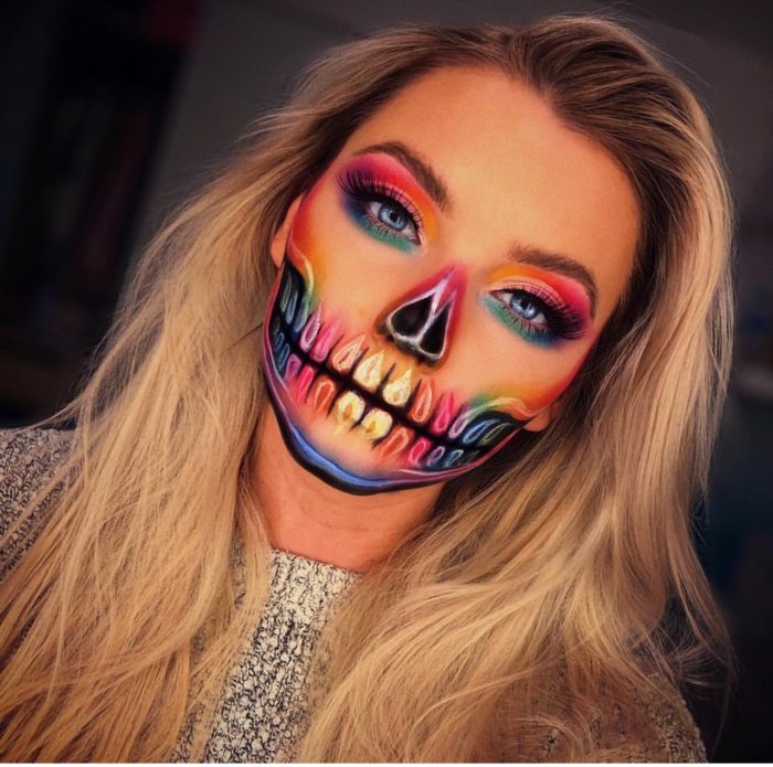 Maquiagem de Halloween: inspirações para você arrasar em qualquer festa 6 maquiagem de halloween carol e marcela 09