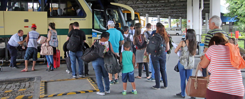 Cresce movimento na rodoviária na véspera do feriado 1 rodoviarialeo