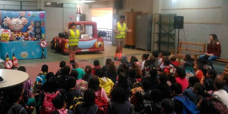Teatro itinerante conscientiza alunos sobre problemas no trânsito 2 transito legal2 credito divulgação