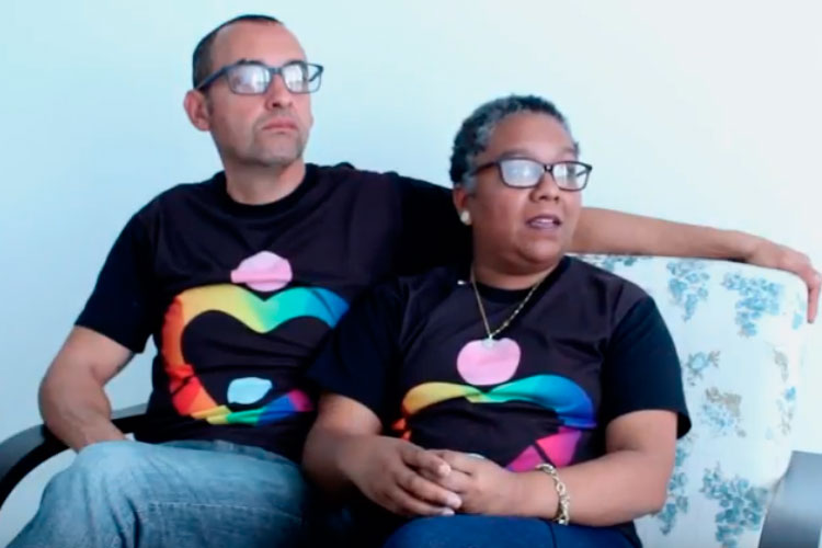 Imagem: Família aprende a abraçar a diversidade em suas formas diversas