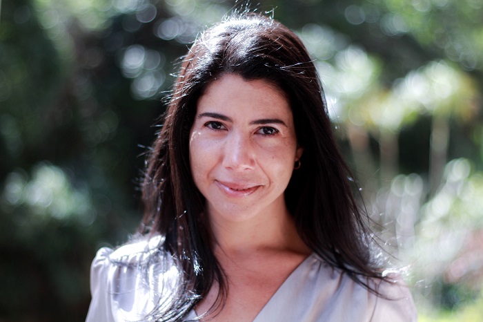 Denise Schittine: “Somos todos iguais, todos cegos ao destino que um livro vai apontar” 2 Denise Schittine crédito Amanda Nakao 3
