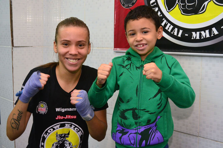 Larissa Almeida e Giuliana Rosa disputam competição de muay thai em Três Rios 2 Giuliana-Muay-Thai