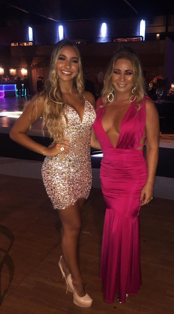 Vitória Milhomens e a mãe Meire na festa de formatura da Academia, no Terrazzo 1 Vitória Milhomens e a mãe Meire na festa de formatura da Academia, no Terrazzo