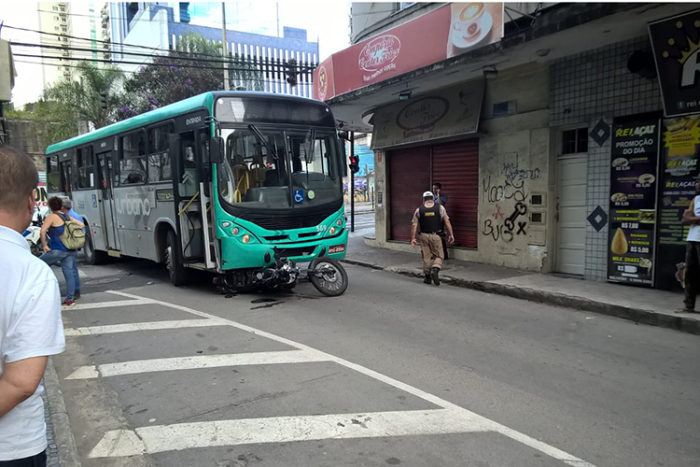 Motociclista de 18 anos morre em acidente com ônibus 1 acidente sao mateus kath