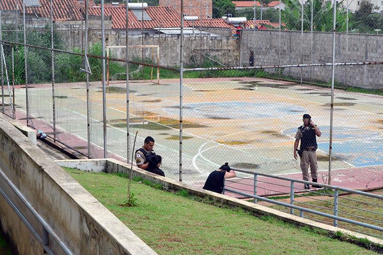 Homem é encontrado morto em escola pública na Zona Norte 1 escola pqaguas olavo prazeres