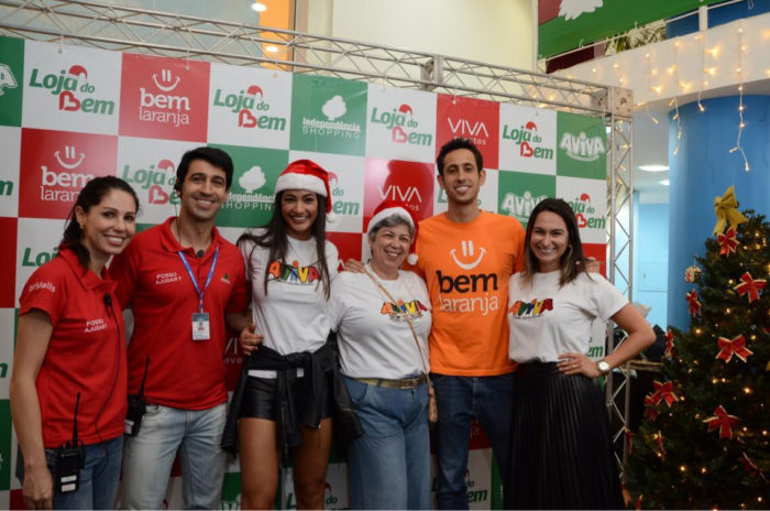 Giseli Bispo Leal, Jonas Mendonça, Larissa Chehuen, Neide Lélis, Renato Filgueiras e Ana Clara Lélis, na abertura da Loja do Bem, no Independência Shopping