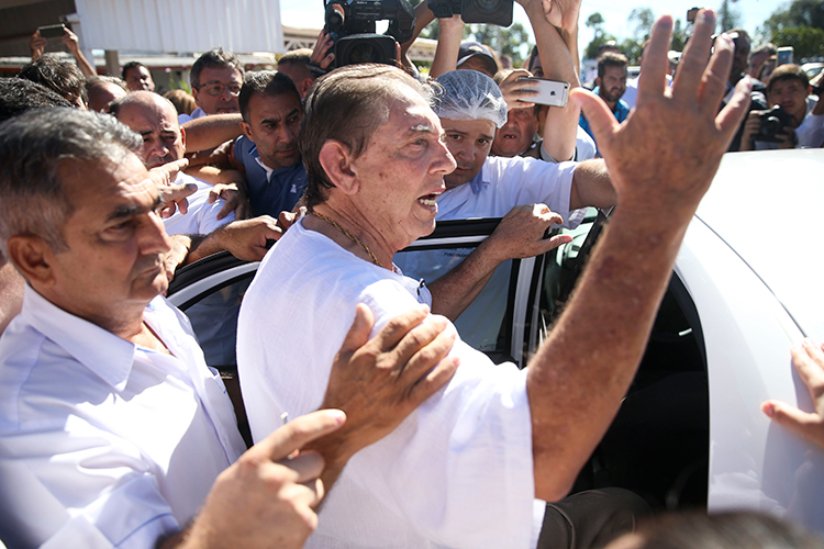 João de Deus é considerado foragido e entra na lista da Interpol 1 bra joao de deus
