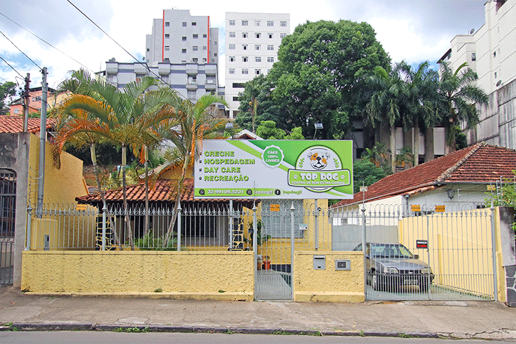 Já pensou em colocar seu cãozinho numa creche? 3 fachada 2