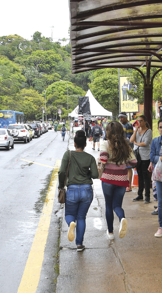 Com chuva e retenção, 1º dia do Pism é marcado por correria 3 pism
