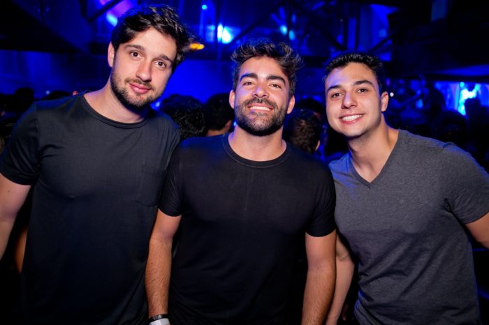  Caio Ribeiro, Matheus Schmidt e Arthur Rocha curtindo a noite da virada, no Privilège Búzios Foto: Wanderson Monteiro