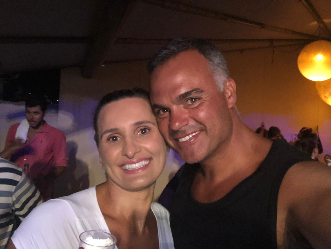 Geise Delgado e Neylson Almeida clicados na movimentada noite do Privilège/Fishbone 1 Geise Delgado e Neylson Almeida clicados na movimentada noite do Privilège/Fishbone, na Praia de Geribá, onde foram recebidos em alto estilo por Iuri Girardi