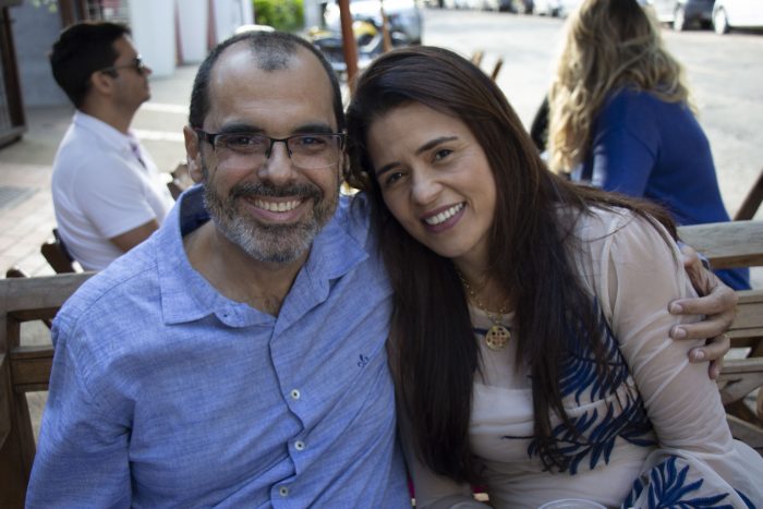 Alexandre Gollner e Luciana Caldas em tarde informal no Cristo Boulevard 