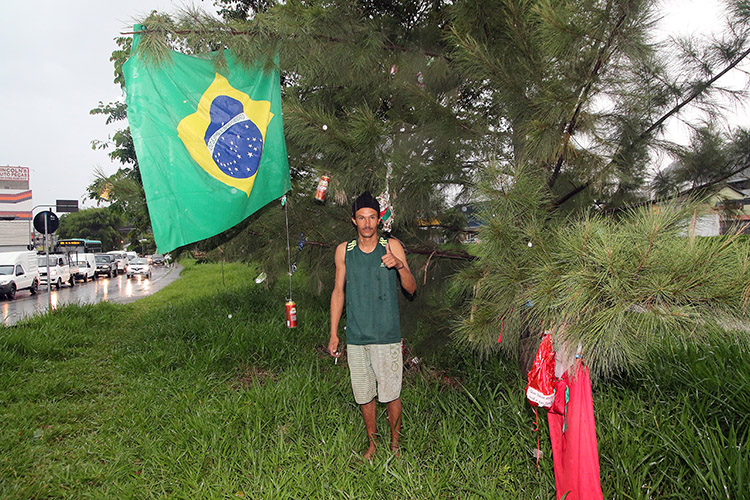 Os dias de sol e chuva de Adriano, vivendo na rua há 17 anos 1 adriano01