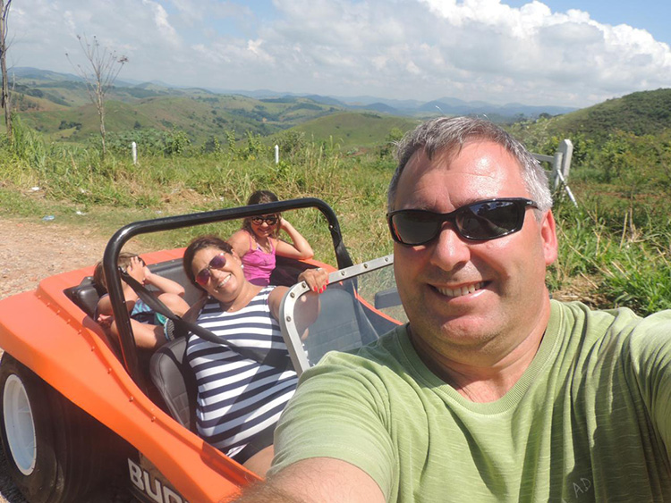 Perfeitos na praia, buggies circulam orgulhosos por JF 10 buggy joao1