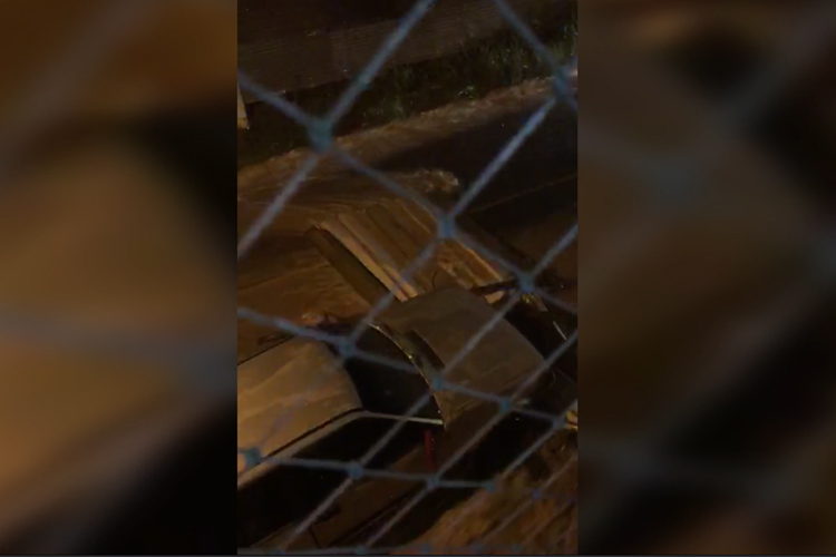 Imagem: Moradores do Cerâmica temem queda de carro em decorrência das chuvas