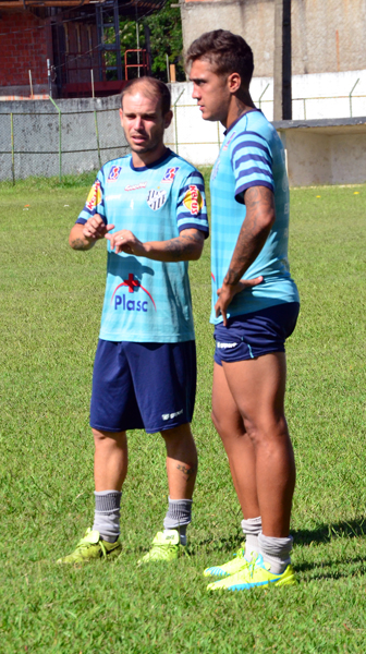 Tupi dispensa trio, troca preparador e apresenta Romarinho 3 esp Tupi Nélio e Romarinho foto Olavo