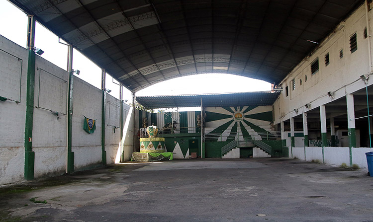 Quadras fechadas representam decadência do carnaval em JF 1 juventude01