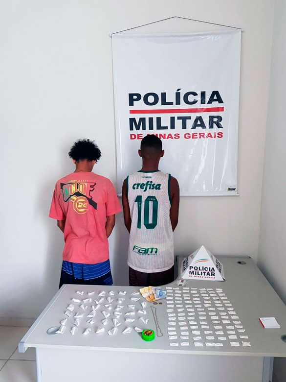 PM apreende drogas com referência a facção do Rio 1 suspeitos tráfico by PM