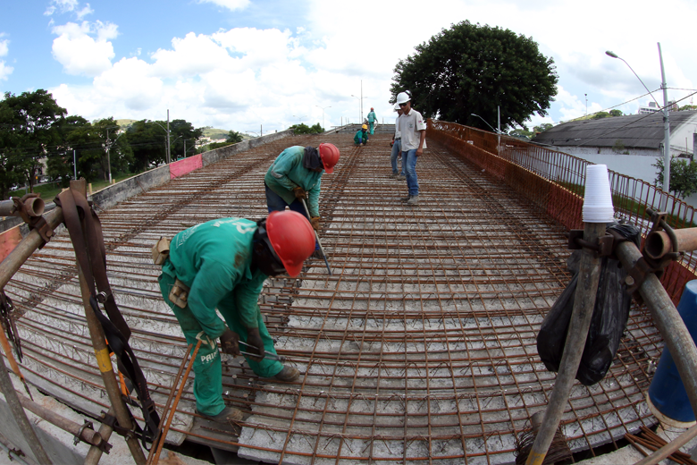 Pré-laje é instalada no Viaduto Augusto Franco 1 viaduto priamo
