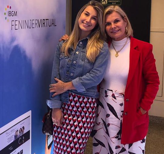 Dia do Atleta: um par de tênis e muitas histórias para contar 3 Feira de joias em São Paulo: Thaís de Landa Gonçalves e Vânia de Landa (leia-se Tivoli) figuraram entre os convidados especiais da 68ª Feninjer - Feira Nacional da Indústria de Joias, Relógios e Afins, realizada em São Paulo. Considerada a maior e mais importante feira do setor na América Latina, a Feninjer reuniu 100 expositores de joias em ouro e prata, gemas e artefatos de pedras, relógios e embalagens, distribuídos em 8 mil m² do Hotel Sheraton - WTC. Além da mostra comercial, a programação incluiu conferências sobre o setor e atividades de ‘networking’.