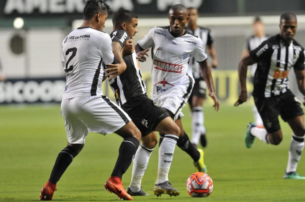 Carijó leva a pior no duelo de galos 1 Tupi