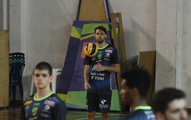 JF Vôlei encara o vice-líder Botafogo neste sábado 1 esp JF Vôlei Tarik foto Marcelo
