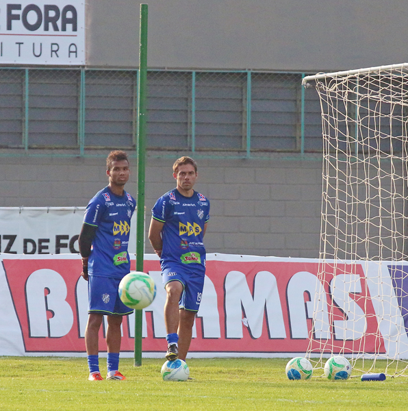 esp Tupi Núbio e Marcelinho foto Leonardo Costa