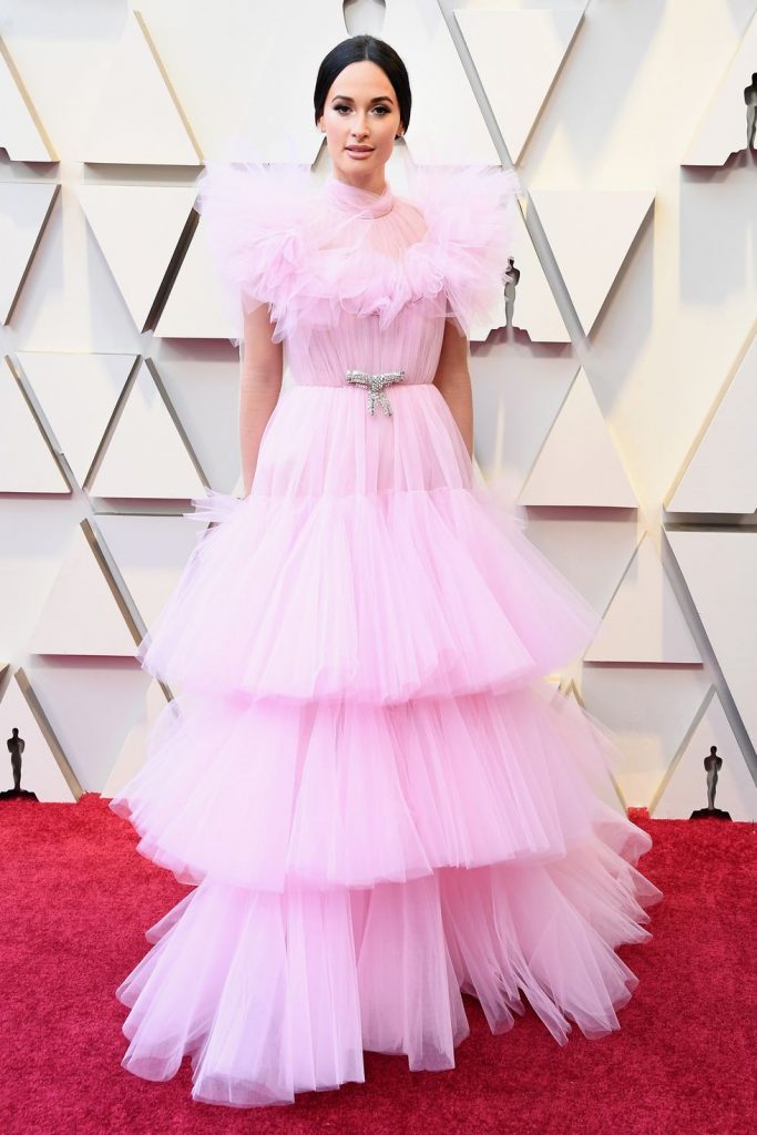 Melhores vestidos do Oscar 2019: confira quem arrasou no tapete vermelho 8 melhores vestidos do Oscar 2019 08