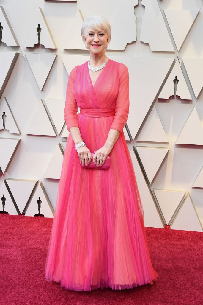 Melhores vestidos do Oscar 2019: confira quem arrasou no tapete vermelho 16 melhores vestidos do Oscar 2019 16