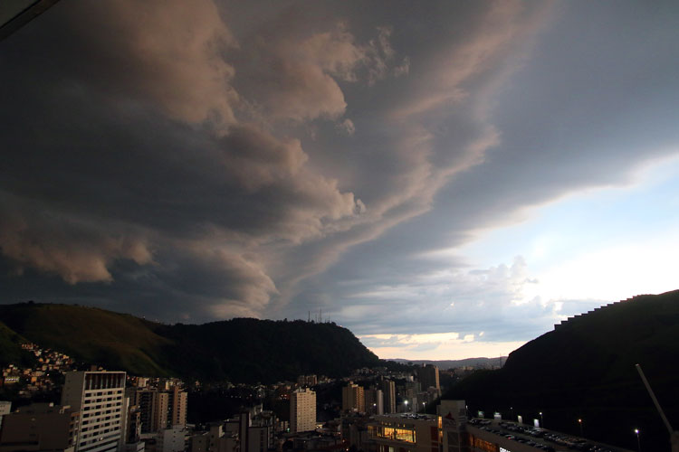 Tempestade deixa toda Juiz de Fora sem energia 2 tempo fernando 3