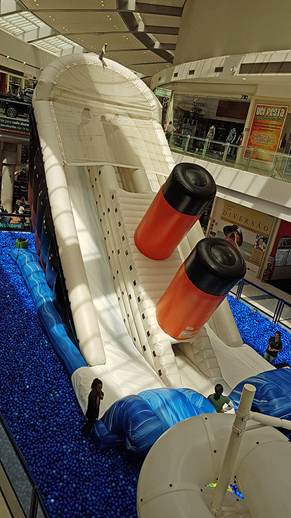 Procon pede interdição de brinquedo em shopping center 1 titanic sem credito vertical